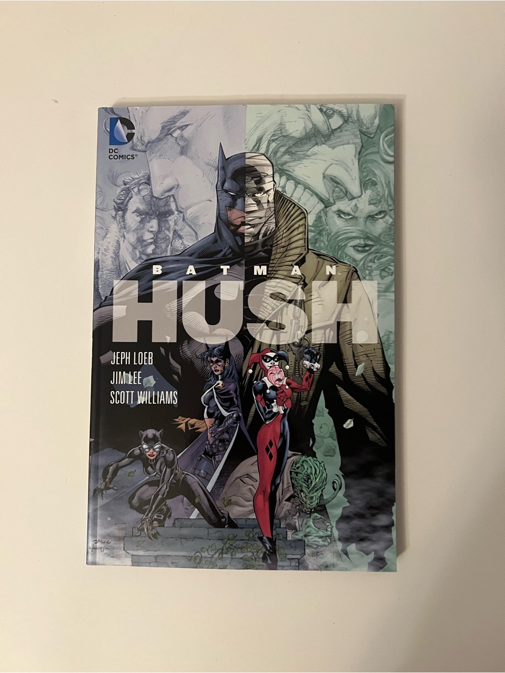 DC Comics Batman Hush Cover - Black, Green, Red